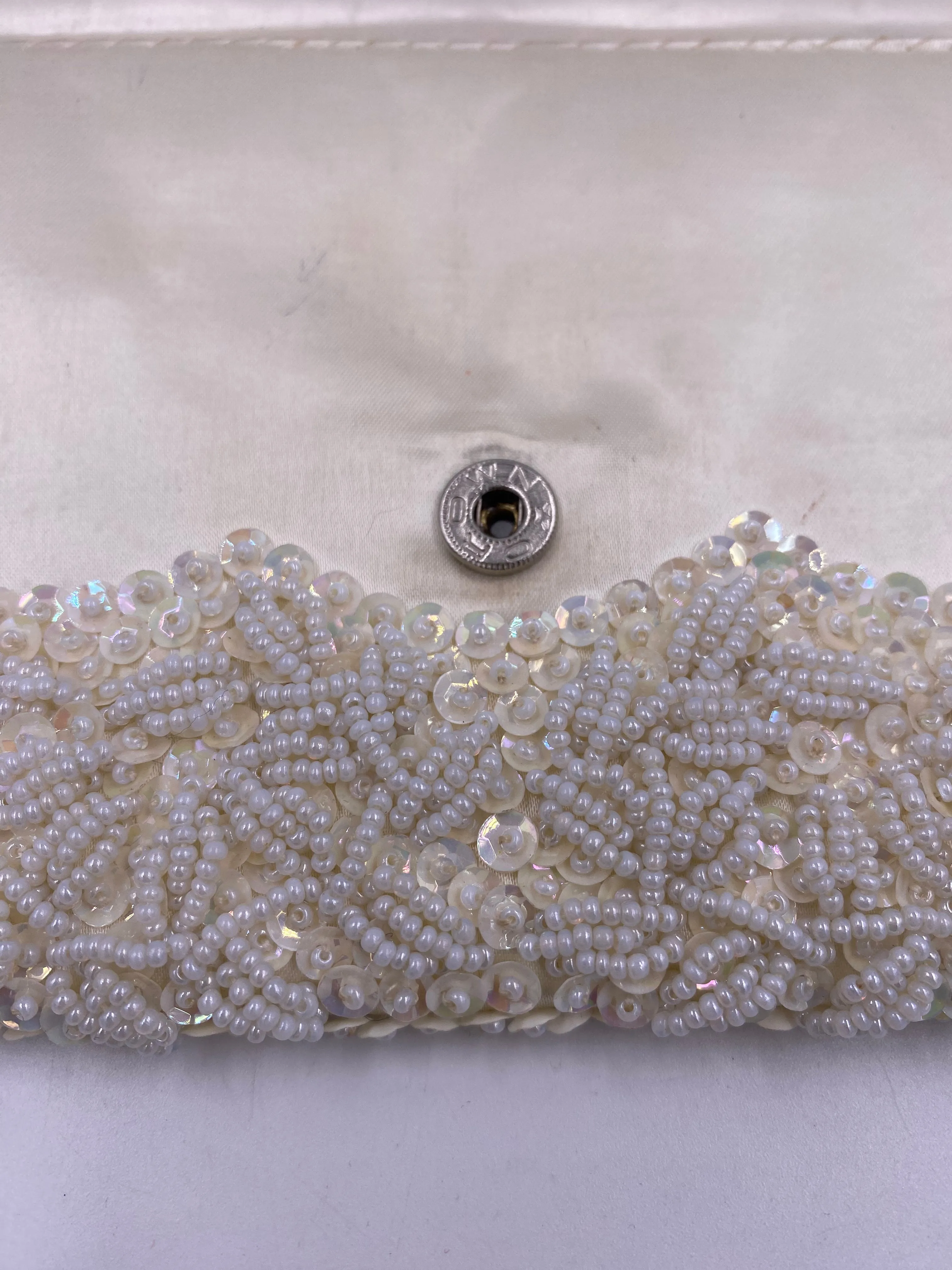 La Regale Vintage Handmade White Beaded & Sequin Clutch