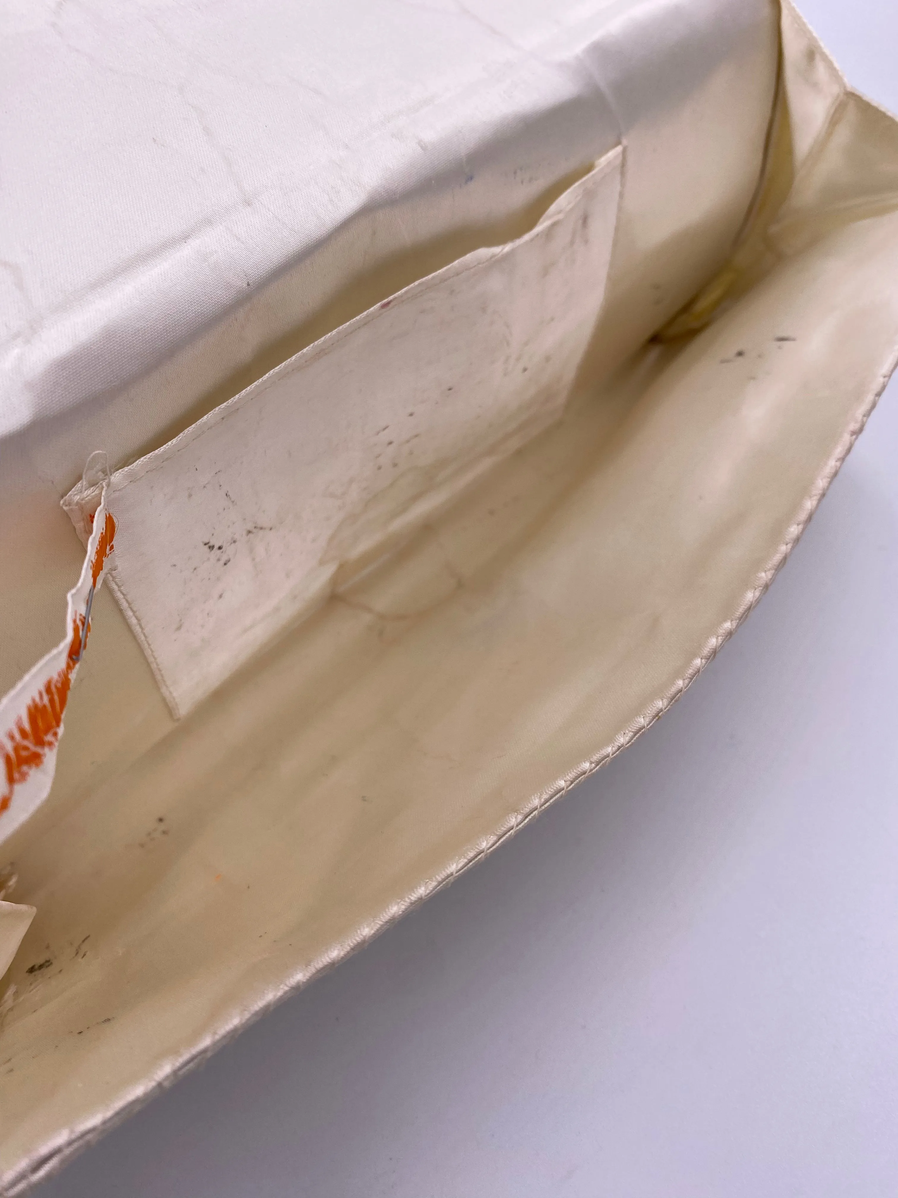 La Regale Vintage Handmade White Beaded & Sequin Clutch