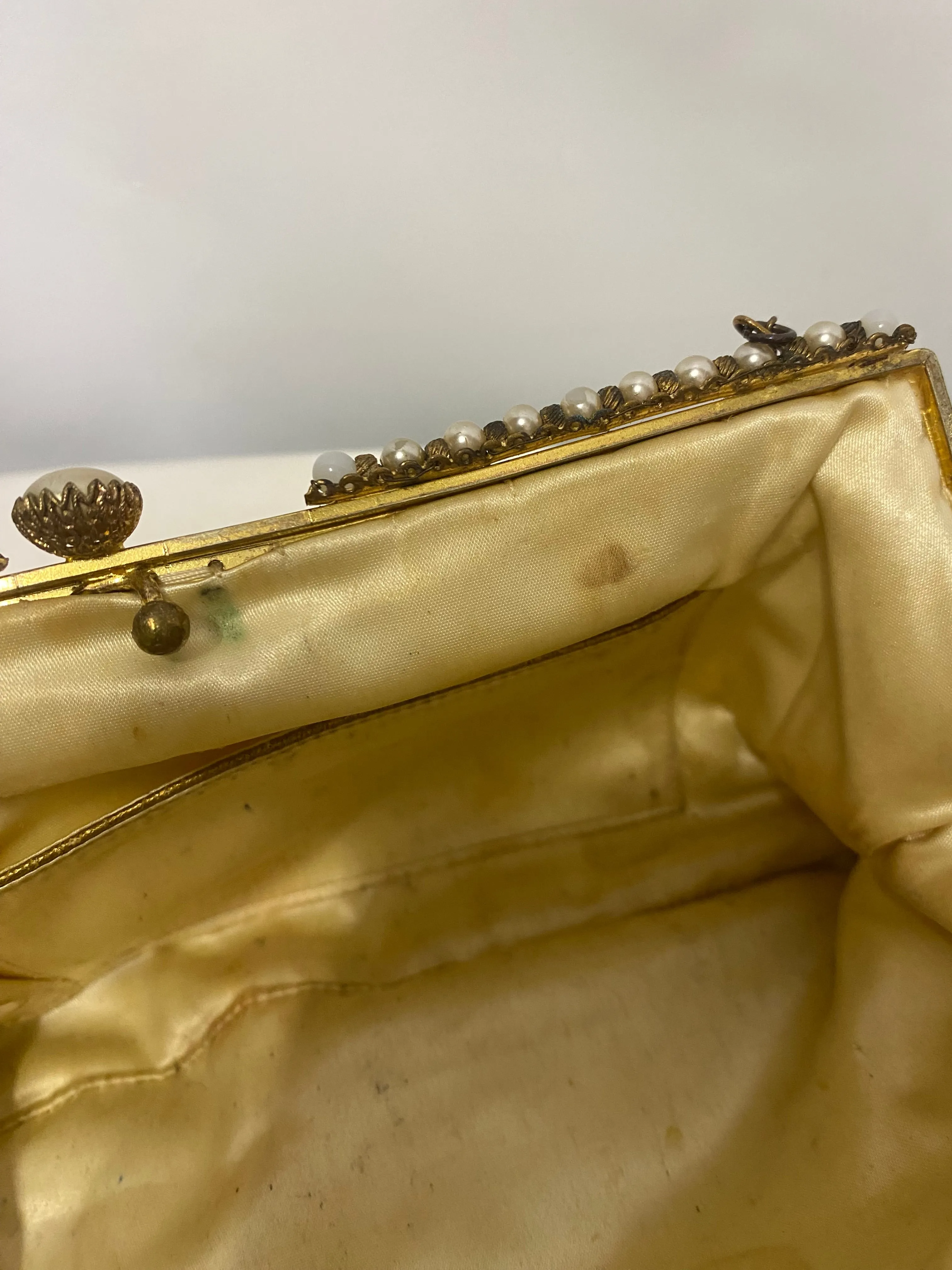 Vintage White Beaded Flower Mini Handbag